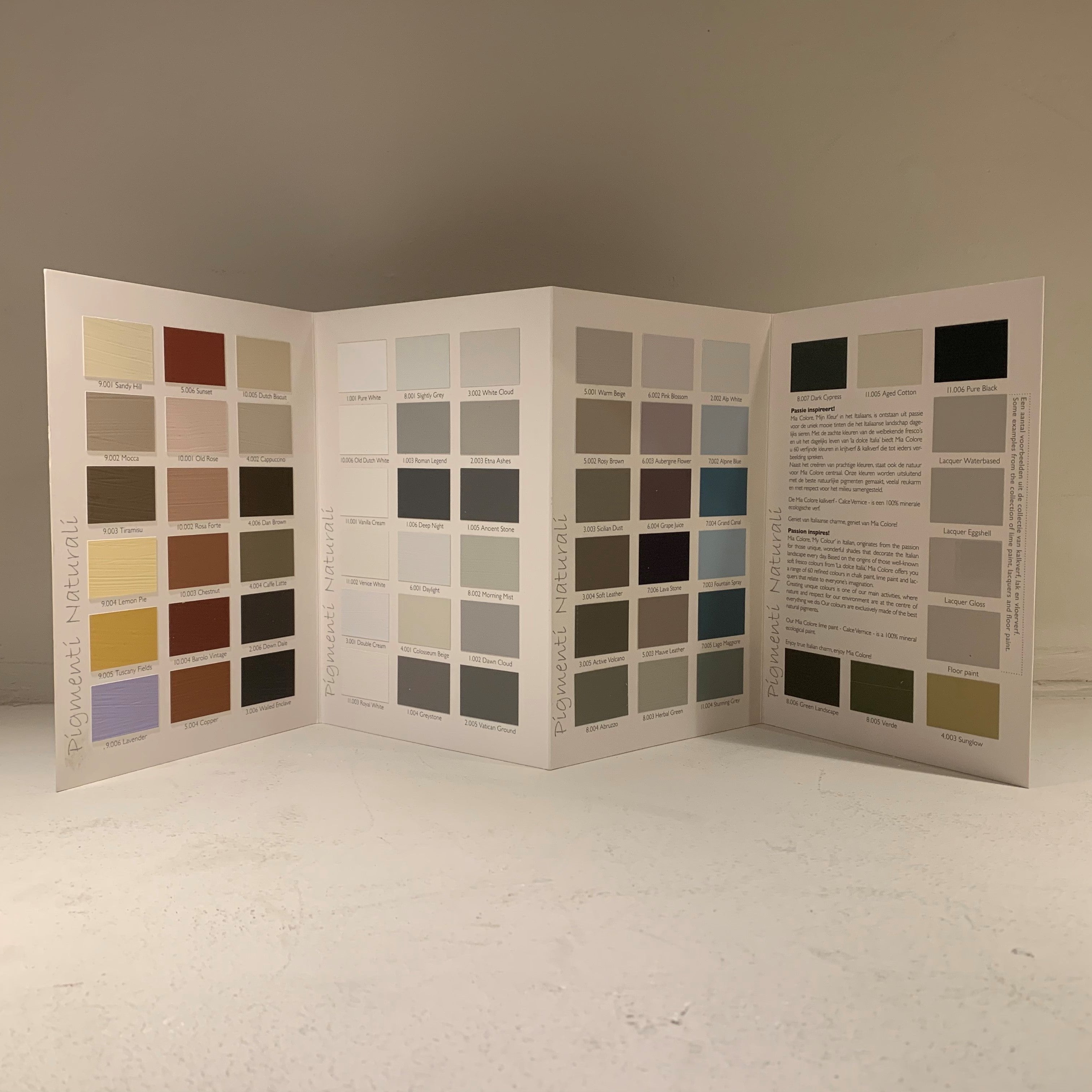Farbbroschüren Mia Colore - Cachethomecollection.de