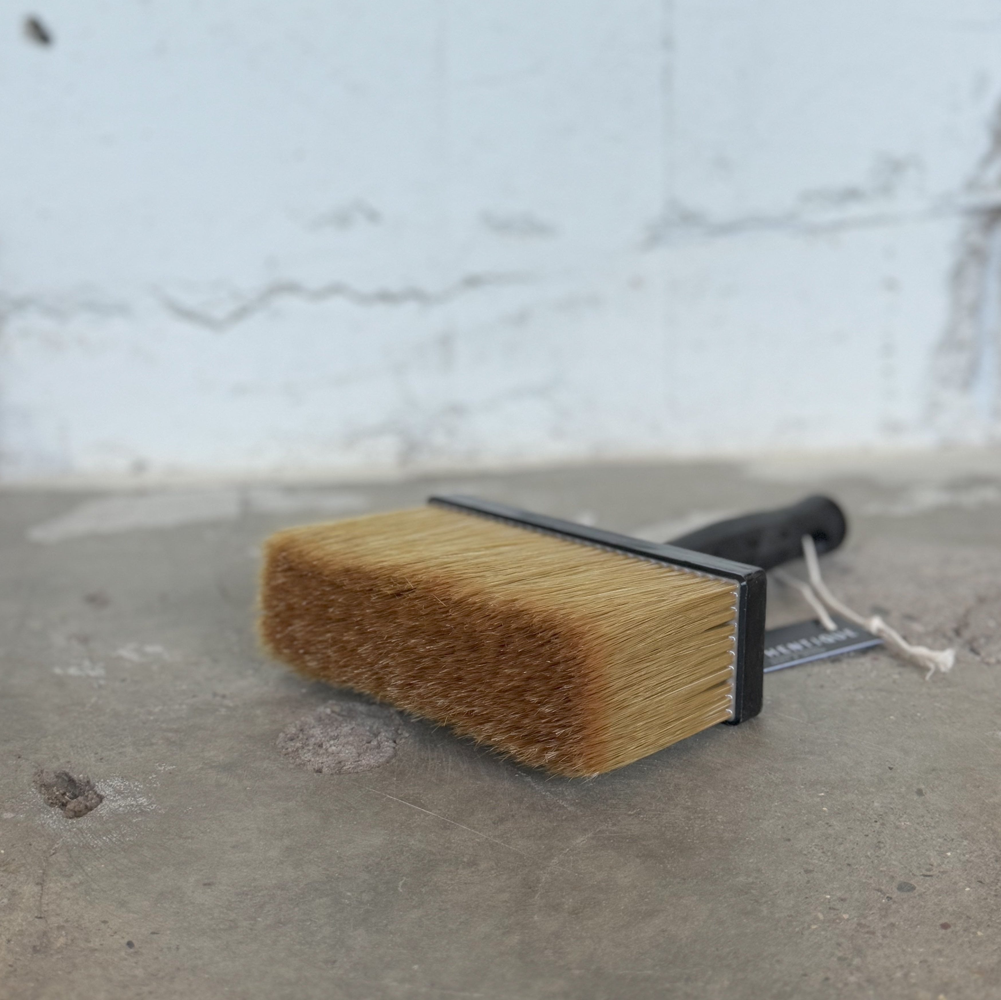 Pinsel in Betonoptik L'Authentique - Cachethomecollection.de